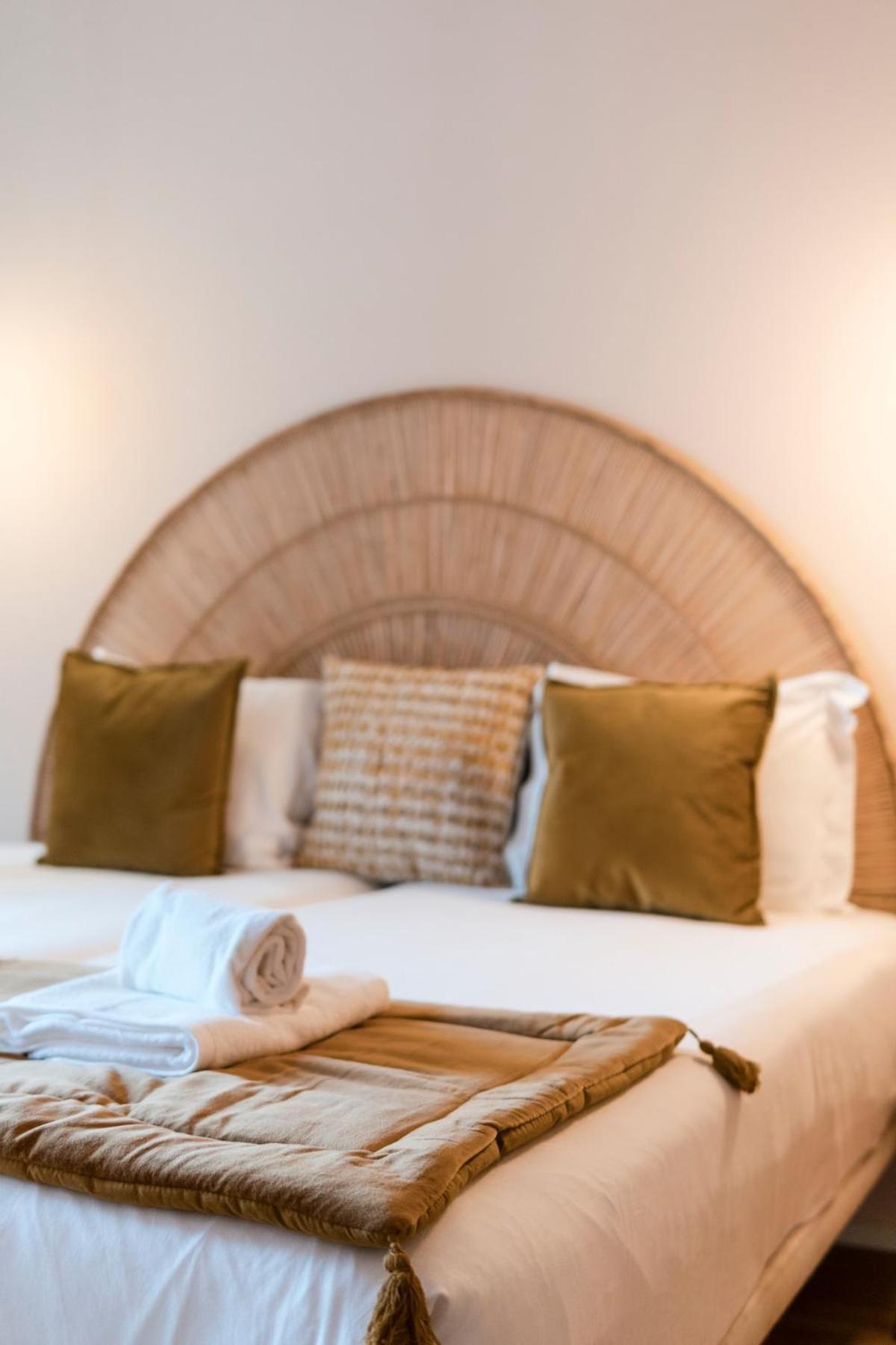 - With Ac, Parking And Balcony Oporto